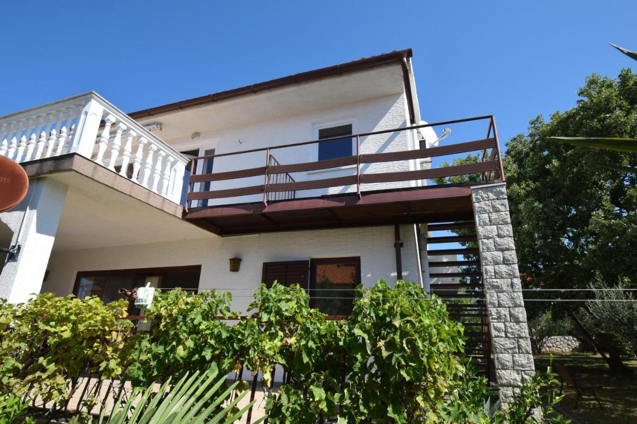 Apartments Adriana Omisalj ภายนอก รูปภาพ
